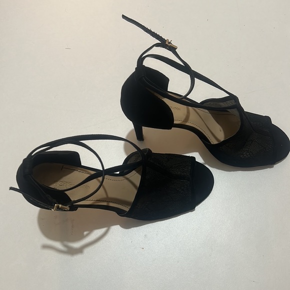 BCBGENERATION HERLED BLACK LACE AND SUEDE SANDALS IN SIZE 9.5m - Picture 9 of 10